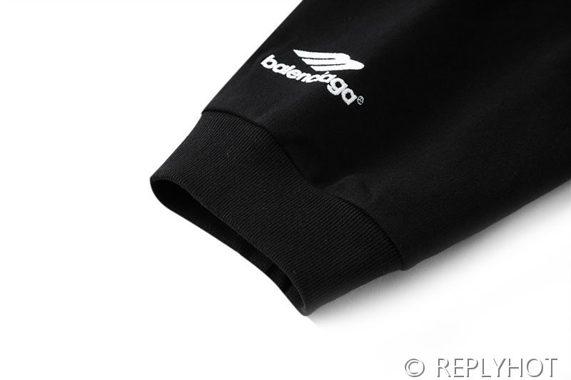 발렌시아가 맨체스터 유나이티드 로고 10번 후드 집업(남여공용) [매장가 350만원대]