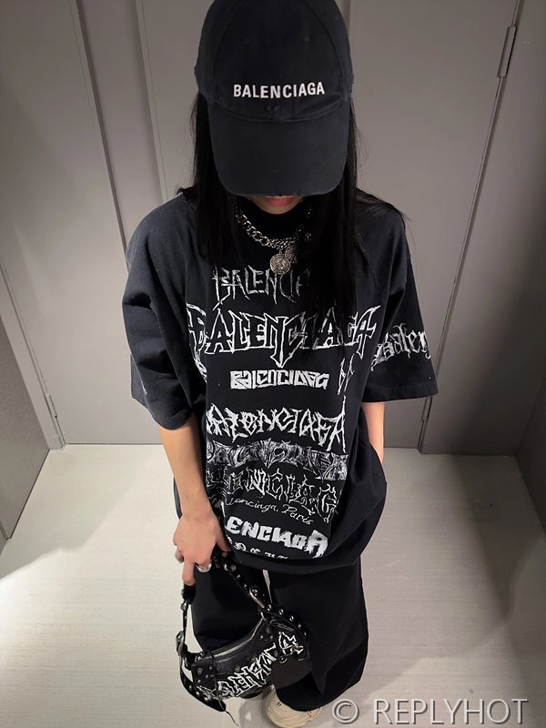 발렌시아가 그래피티 반팔(남여공용) [매장가 190만원대]