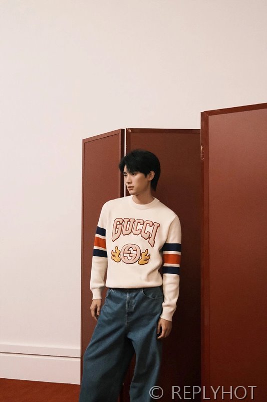 구찌 더블G 날개 자수 용 무늬 스웨트 (남여공용) [매장가 330만원대]