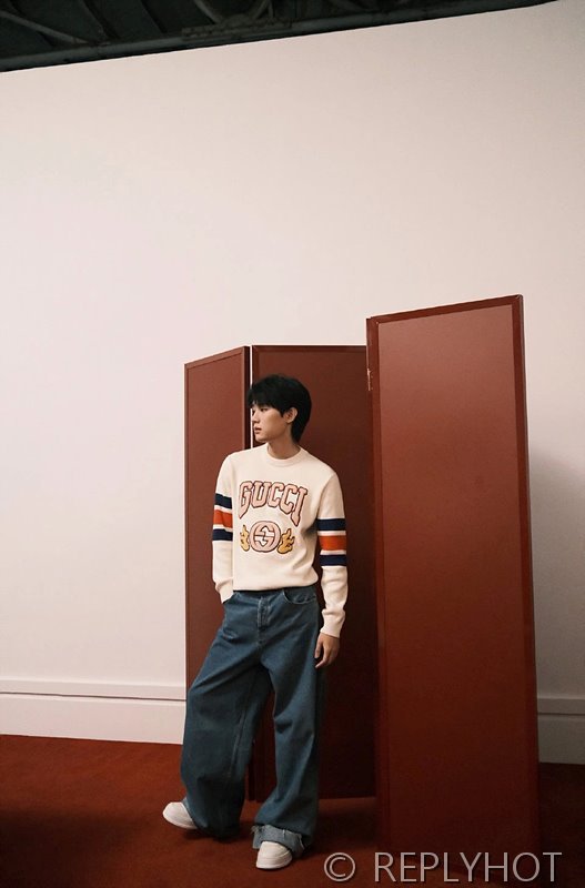 구찌 더블G 날개 자수 용 무늬 스웨트 (남여공용) [매장가 330만원대]