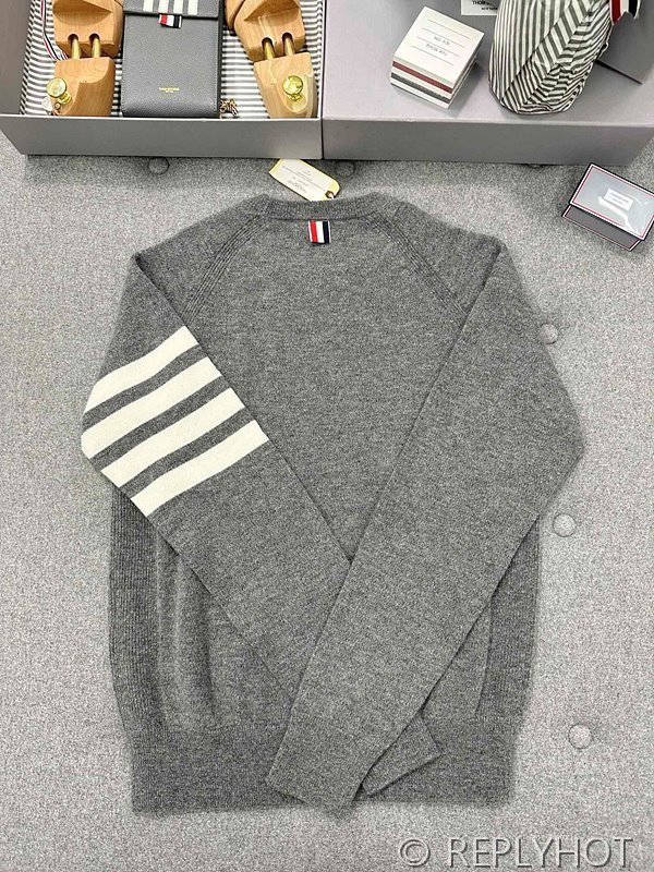 톰브라운 프렌치 테리 캐시미어 4바 크루넥 스웨터 [매장가 230만원대]