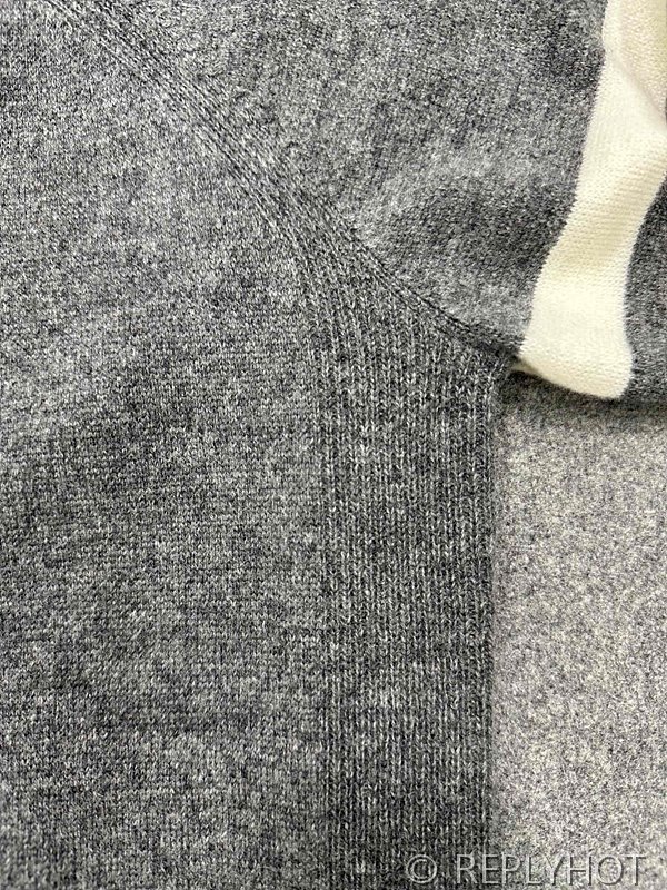 톰브라운 프렌치 테리 캐시미어 4바 크루넥 스웨터 [매장가 230만원대]