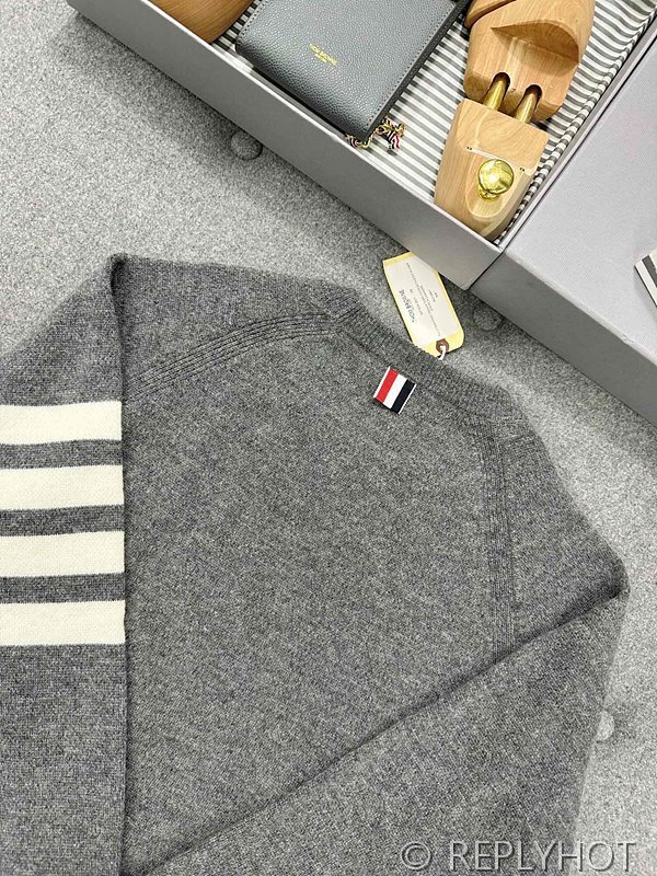 톰브라운 프렌치 테리 캐시미어 4바 크루넥 스웨터 [매장가 230만원대]