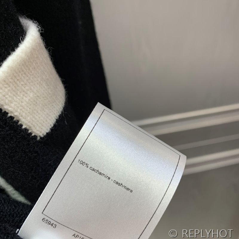 샤넬 캐시미어 가디건 [매장가 650만원대]