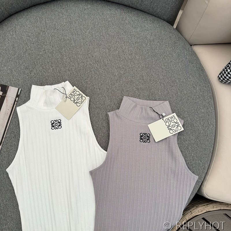 로에베 로고 자수 스탠드 칼라 슬림 조끼 2COLOR [매장가 140만원대]