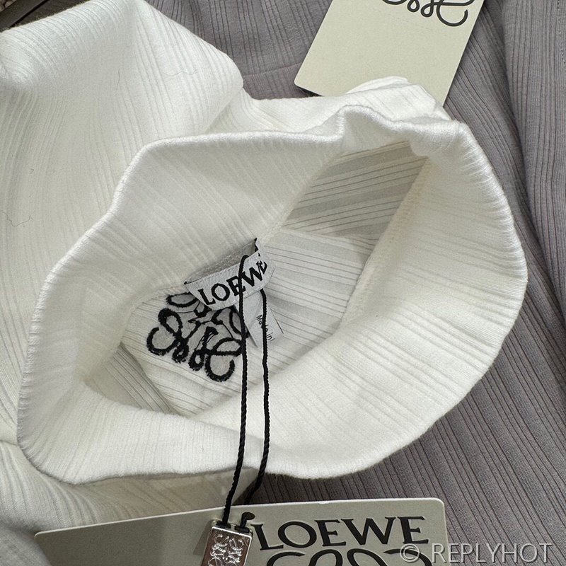 로에베 로고 자수 스탠드 칼라 슬림 조끼 2COLOR [매장가 140만원대]