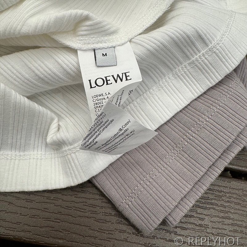 로에베 로고 자수 스탠드 칼라 슬림 조끼 2COLOR [매장가 140만원대]