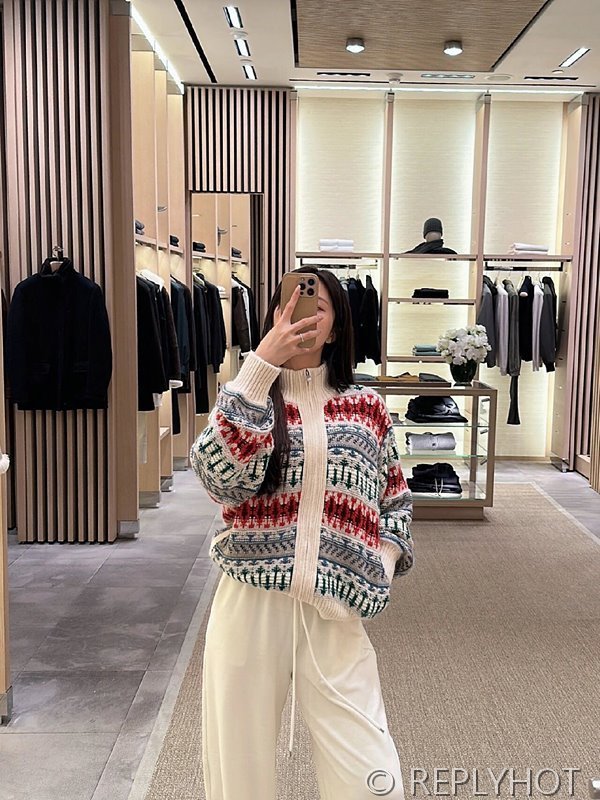 로로피아나 페어아일 자카드 지퍼 가디건 [매장가 370만원대]