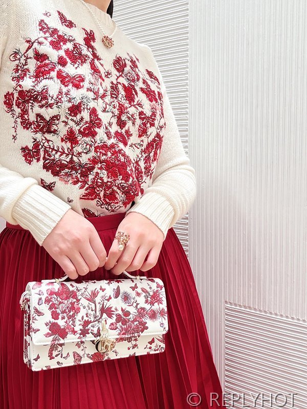 디올 하트 니트 [매장가 490만원대]