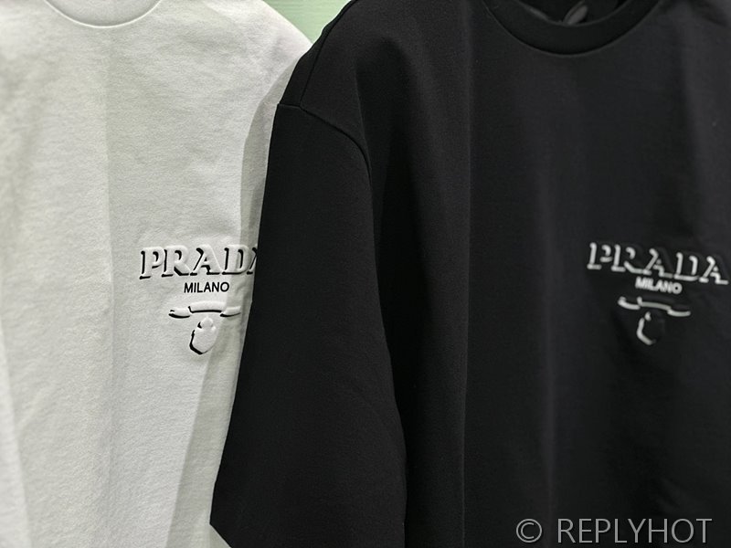 프라다 입체 프린트 반팔(남여공용) 2COLOR