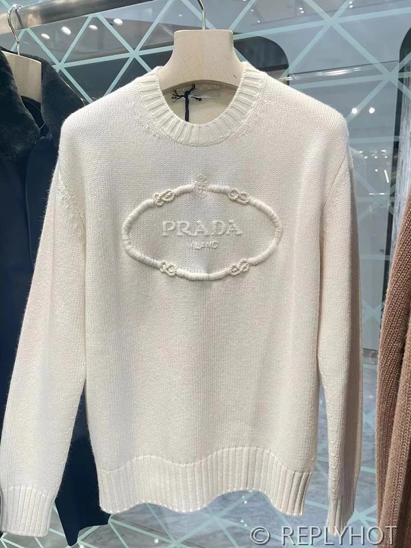 프라다 모노그램 자카드 캐시미어 스웨터