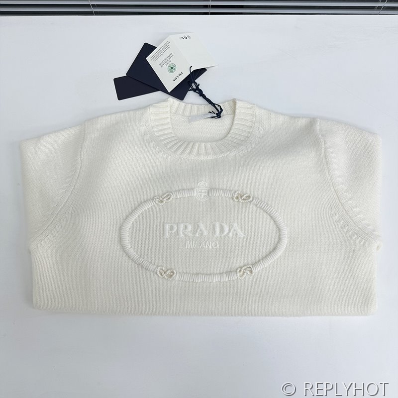 프라다 모노그램 자카드 캐시미어 스웨터