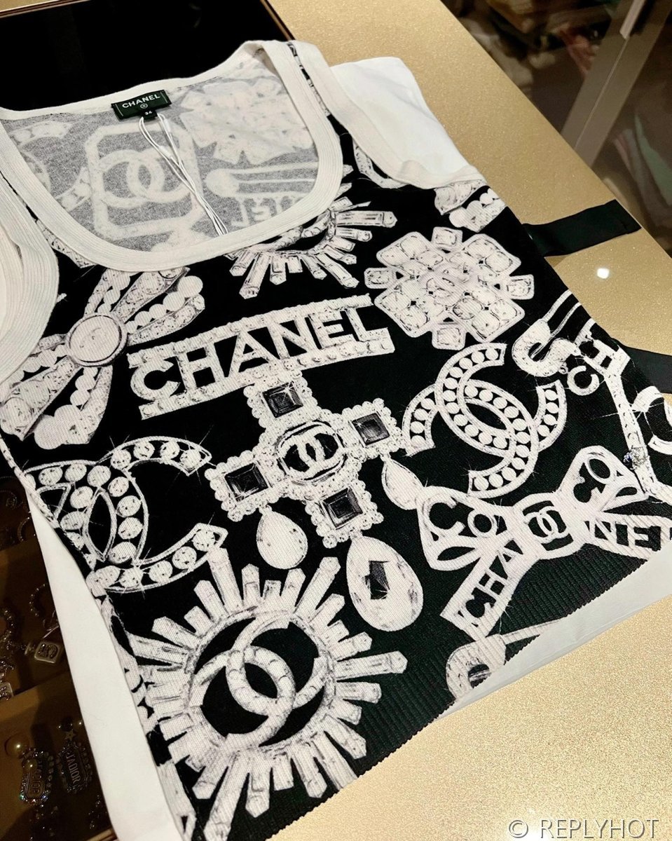 샤넬 그래피티 엘리먼트 캐시미어 베스트