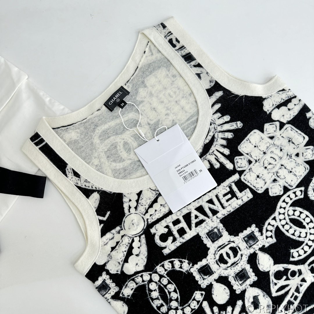 샤넬 그래피티 엘리먼트 캐시미어 베스트