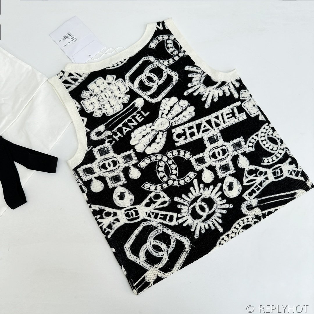 샤넬 그래피티 엘리먼트 캐시미어 베스트