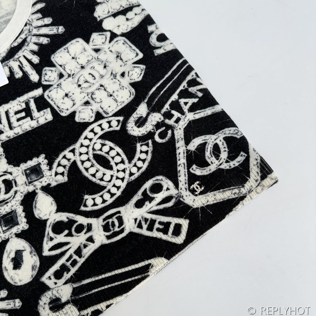 샤넬 그래피티 엘리먼트 캐시미어 베스트