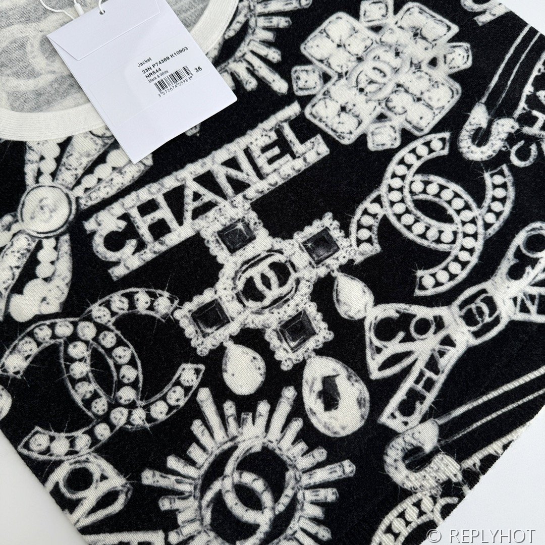 샤넬 그래피티 엘리먼트 캐시미어 베스트