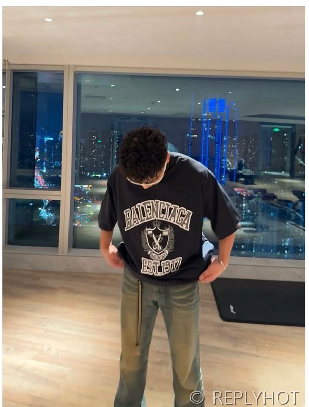 발렌시아가 가위 위트 반팔(남여공용)