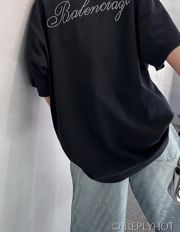 발렌시아가 라인스톤 레터링 반팔(남여공용) 2COLOR