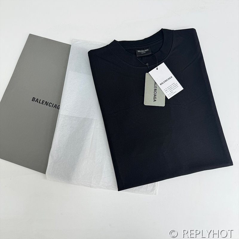 발렌시아가 라인스톤 레터링 반팔(남여공용) 2COLOR