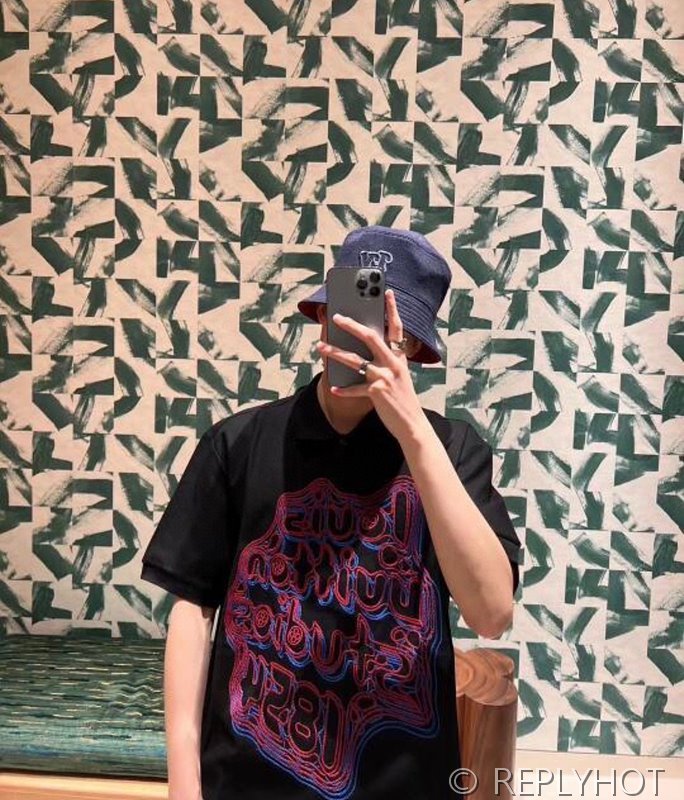 루이비통 LV1854 자수 폴로 셔츠(남여공용) 2COLOR