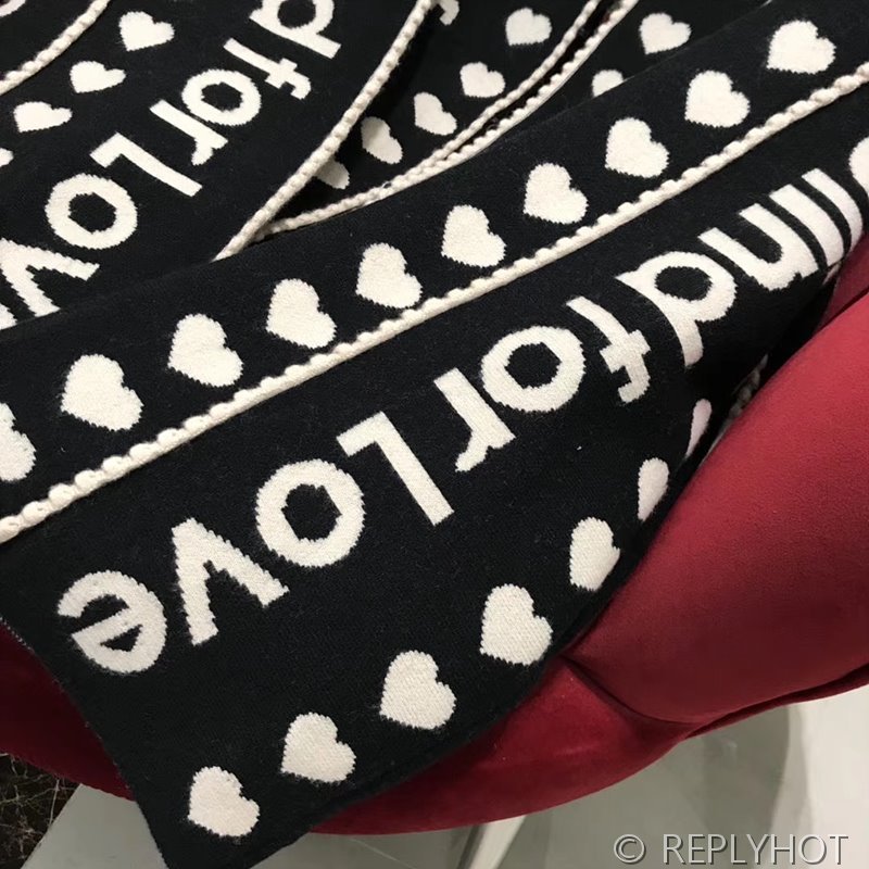 구찌 캐주얼스타일 울과 캐시미어 혼방 자카드 재킷 인 화이트[매장가 750만원대]