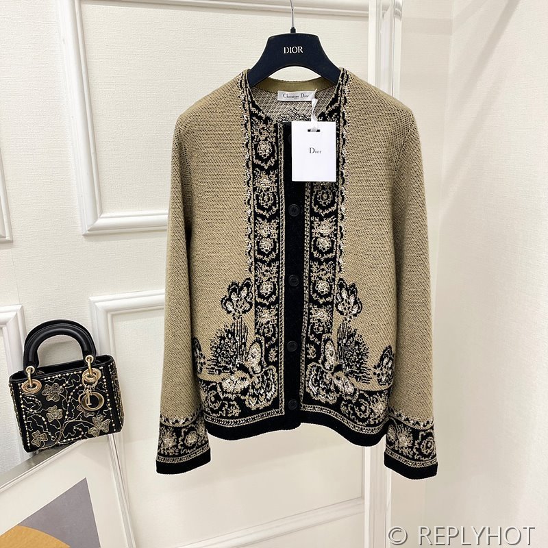 디올 크리스찬디올 가디건 [매장가 500만원대]