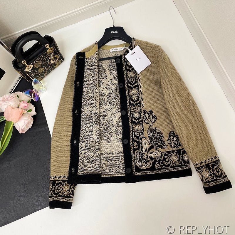 디올 크리스찬디올 가디건 [매장가 500만원대]