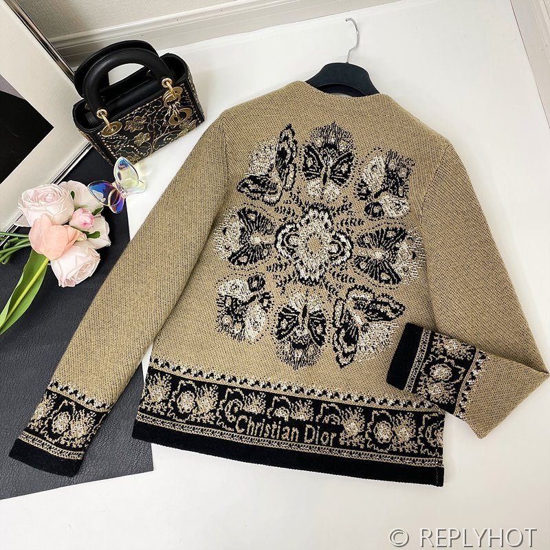 디올 크리스찬디올 가디건 [매장가 500만원대]