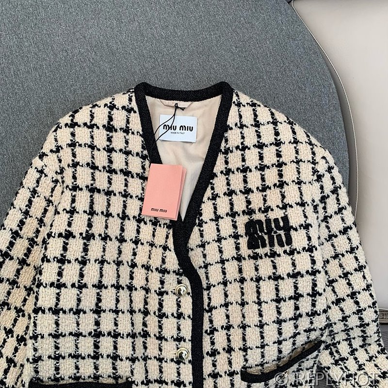 미우미우 브이넥 레트로 체크 울 소프트 트위드 재킷 [매장가 400만원대]