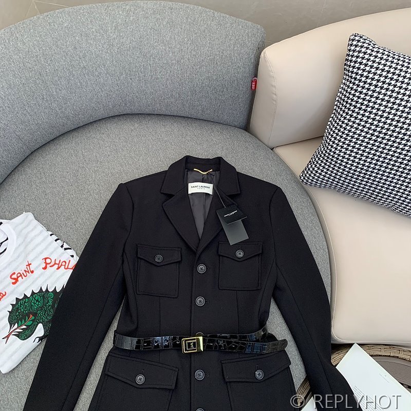 생로랑 울 저지 소재의 SAHARIENNE 재킷(벨트포함)[매장가 440만원대]