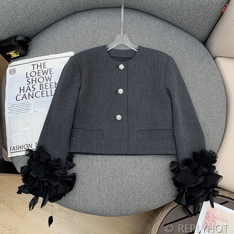 프라다 깃털 장식 싱글브레스트 울 재킷 [매장가 820만원대]