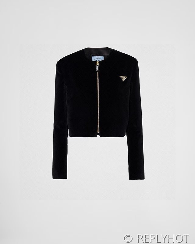 프라다 트라이앵글 로고 벨벳 재킷 [매장가 660만원대]