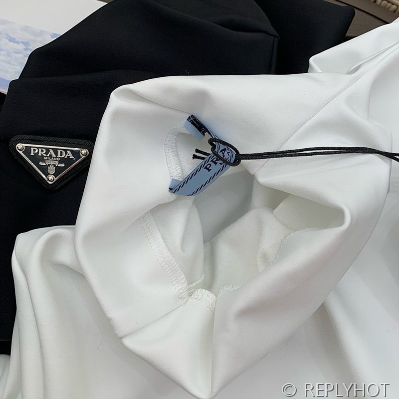 프라다 폴라티 2컬러 [매장가 220만원대]