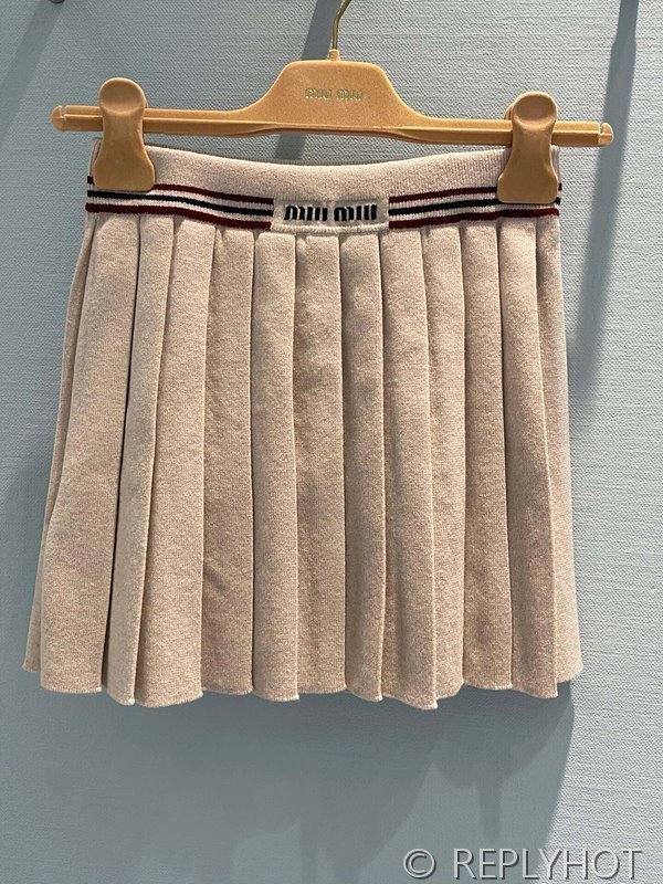 미우미우 플리츠 스커트