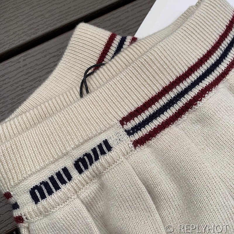 미우미우 플리츠 스커트