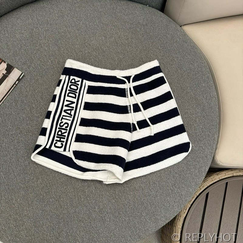 디올 Dioriviera 쇼츠 [매장가 190만원대]
