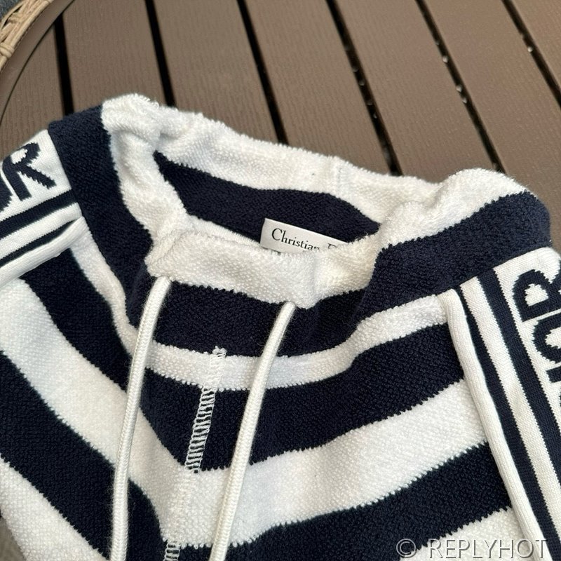 디올 Dioriviera 쇼츠 [매장가 190만원대]