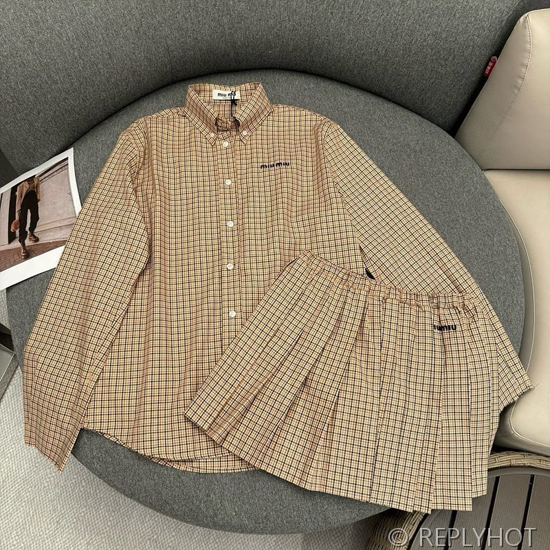 미우미우 체크 미니스커트 [매장가 165만원대]