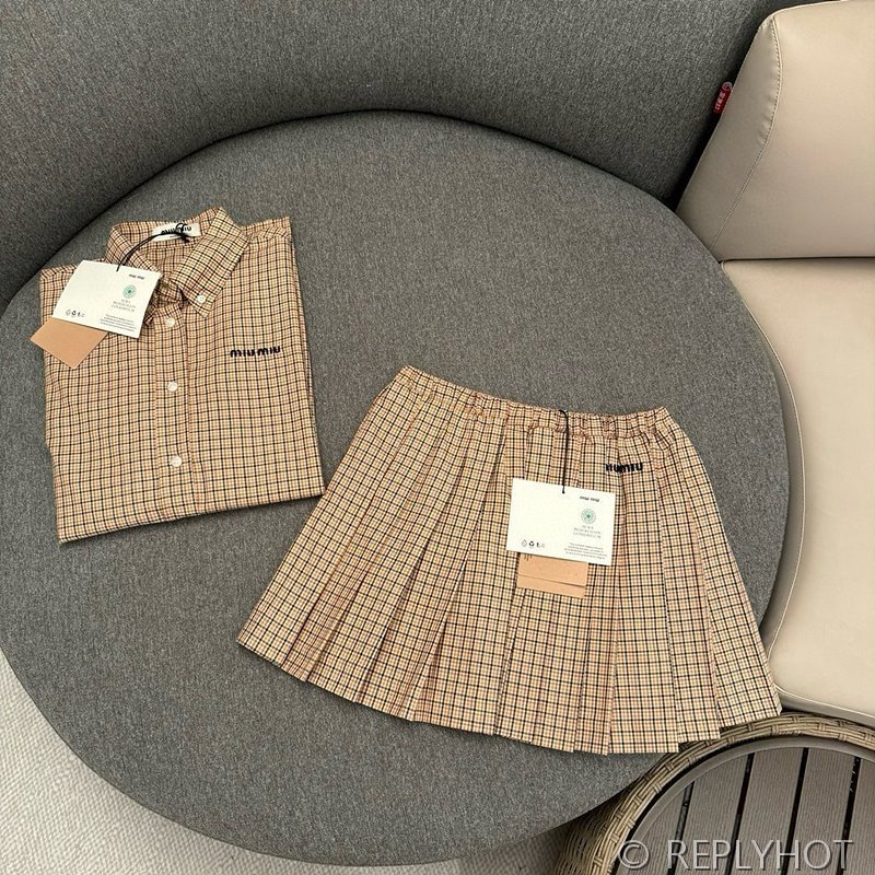미우미우 체크 미니스커트 [매장가 165만원대]