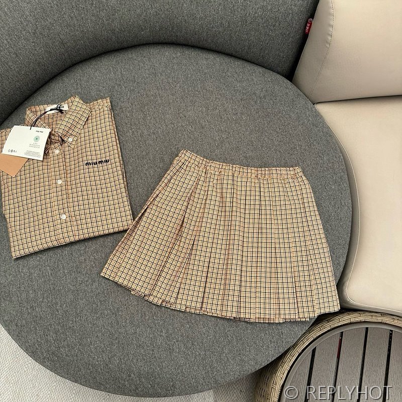 미우미우 체크 미니스커트 [매장가 165만원대]