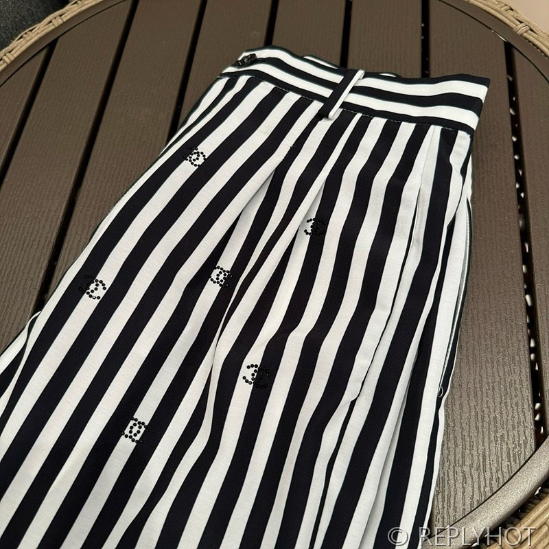 샤넬 코코비치 컬렉션 CC로고 스트라이프 팬츠 2color [매장가 500만원대]