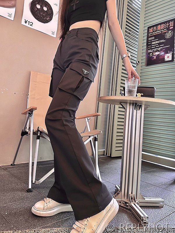 프라다 트라이앵글 로고 슬리밍 부츠컷 팬츠 2color