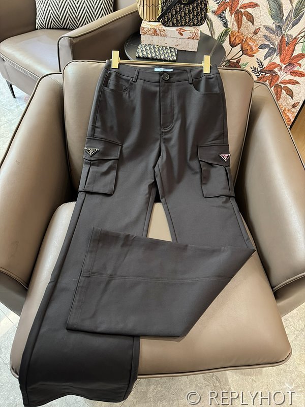 프라다 트라이앵글 로고 슬리밍 부츠컷 팬츠 2color