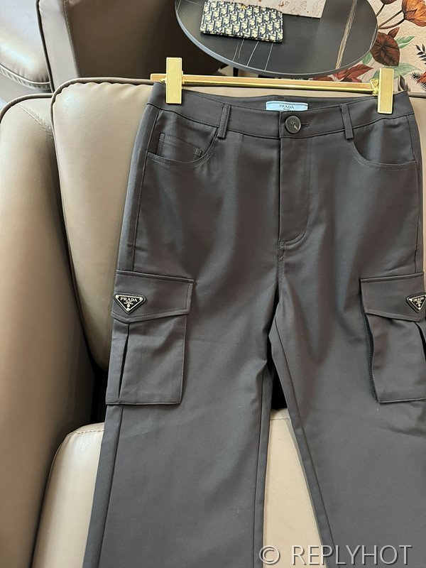 프라다 트라이앵글 로고 슬리밍 부츠컷 팬츠 2color