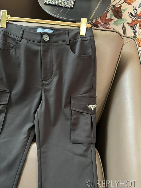 프라다 트라이앵글 로고 슬리밍 부츠컷 팬츠 2color