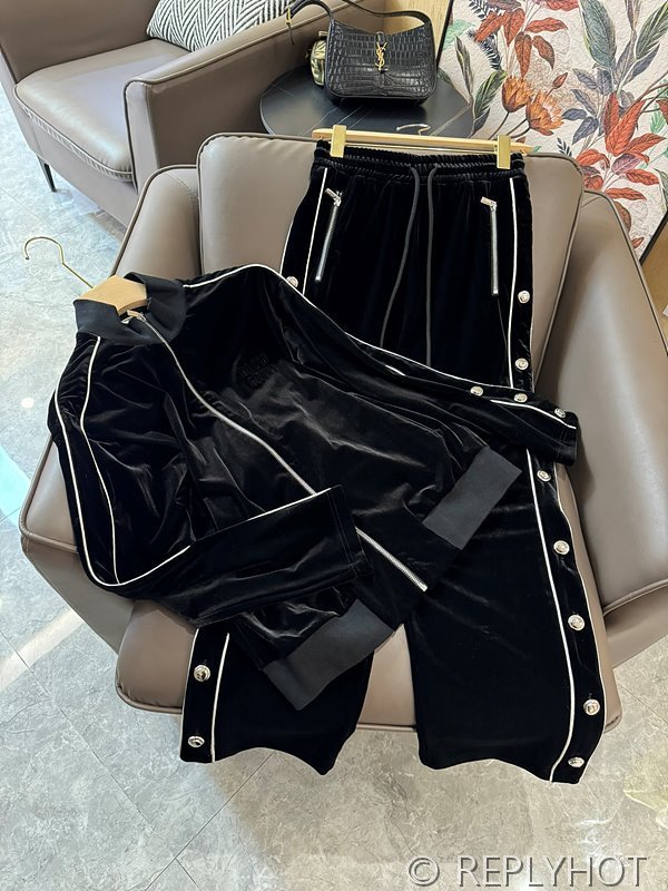 미우미우 벨벳 리벳버튼 트레이닝복세트