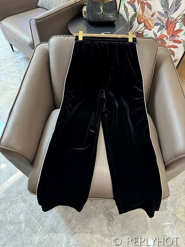 미우미우 벨벳 리벳버튼 트레이닝복세트