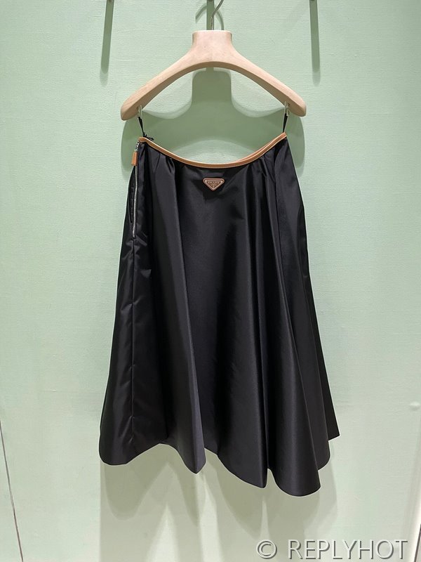 프라다 가죽 트리밍 나일론 우산 스커트