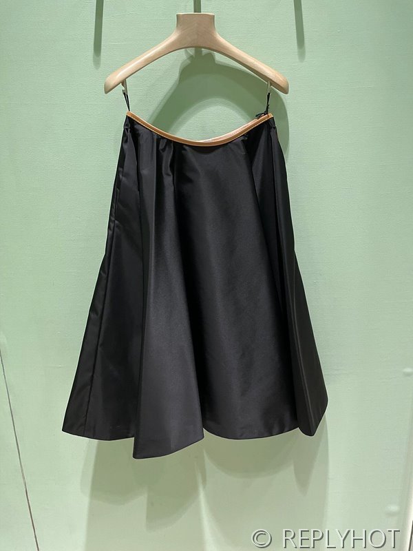 프라다 가죽 트리밍 나일론 우산 스커트